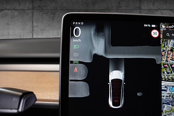 Tesla Model Y 22 of 29