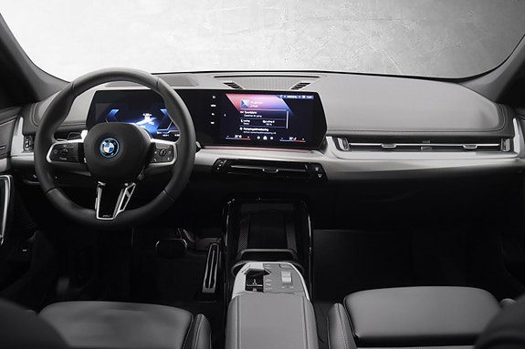 BMW iX1 13 of 30