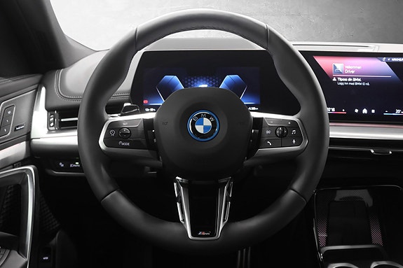 BMW iX1 11 of 30
