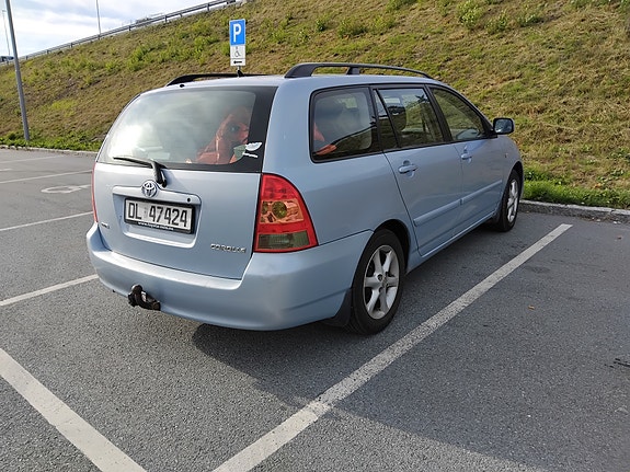 Toyota Corolla 4 of 6