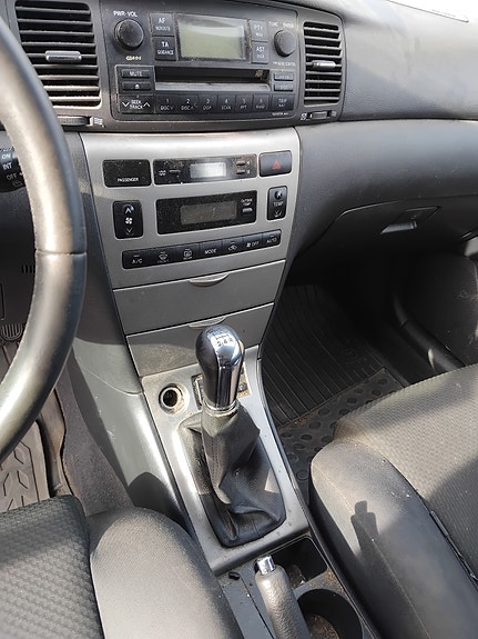 Toyota Corolla 3 of 6
