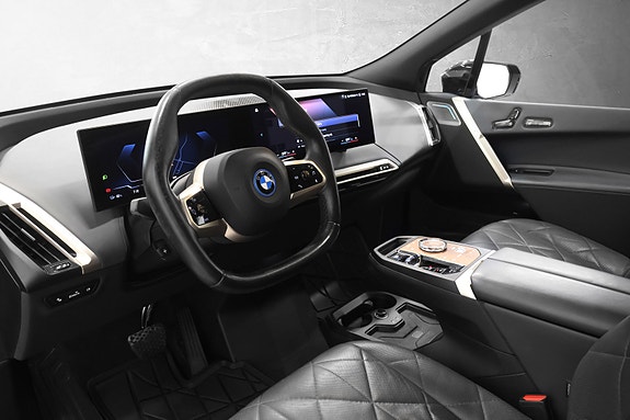 BMW iX 19 of 30