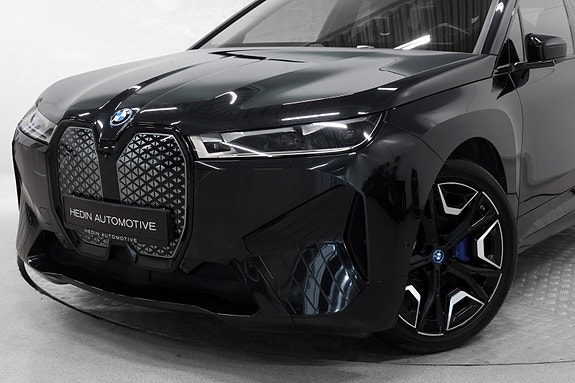 BMW iX 2 of 30