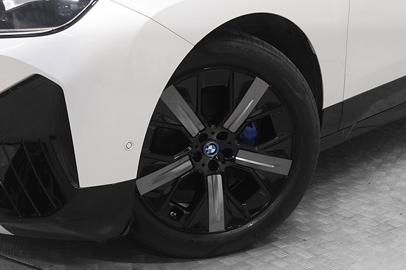 BMW iX 3 of 30