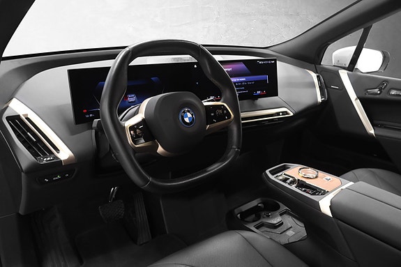 BMW iX 16 of 30