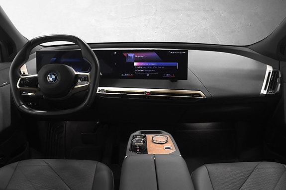 BMW iX 22 of 30