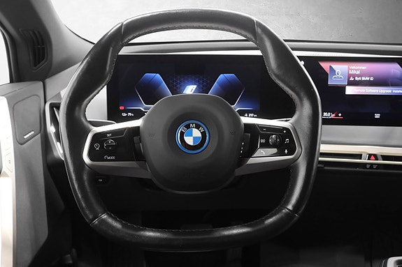 BMW iX 11 of 29