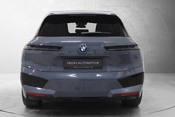 BMW iX 4 of 29