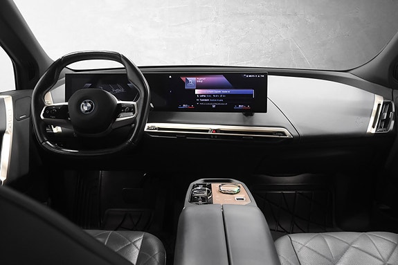 BMW iX 22 of 29