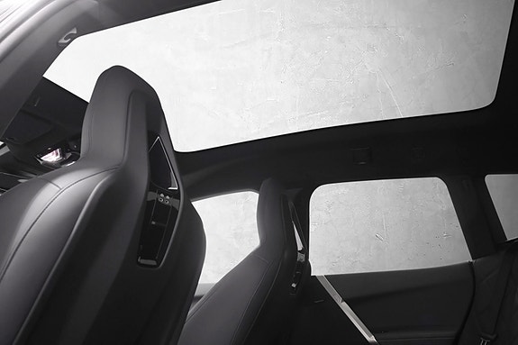 BMW iX 20 of 29
