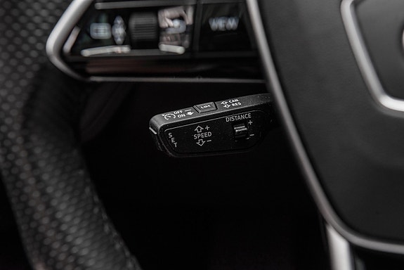 Audi e-tron GT 18 of 30
