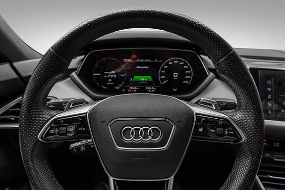 Audi e-tron GT 17 of 30