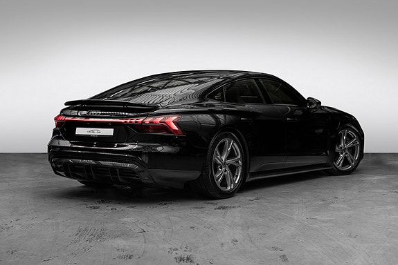 Audi e-tron GT 2 of 30