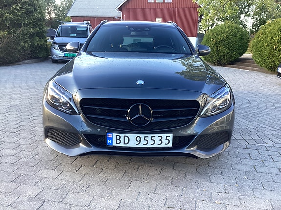 Mercedes-Benz C350 e 2 of 12