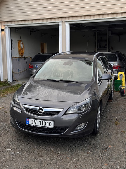 Opel Astra 2 of 30