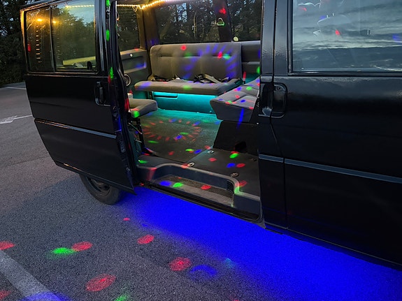 Volkswagen Caravelle 14 of 22