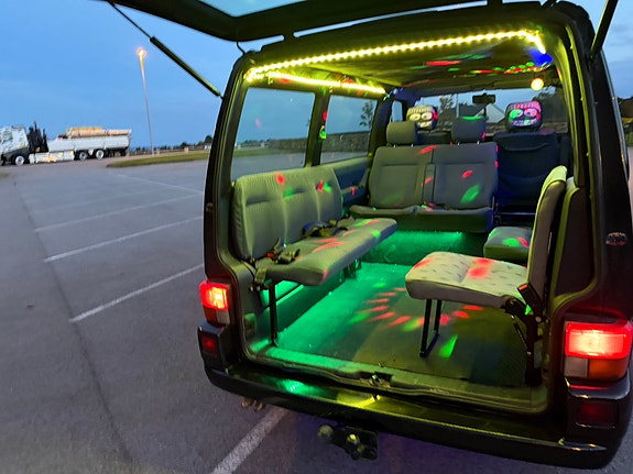 Volkswagen Caravelle 6 of 22