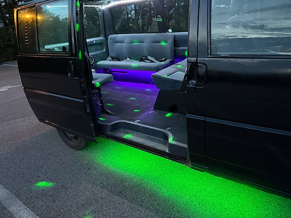 Volkswagen Caravelle 15 of 22