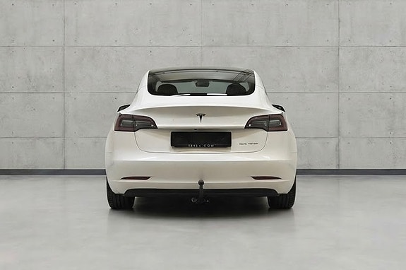 Tesla Model 3 4 of 20