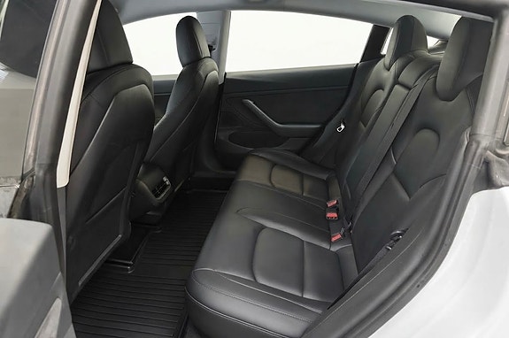Tesla Model 3 18 of 20