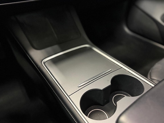 Tesla Model 3 16 of 20