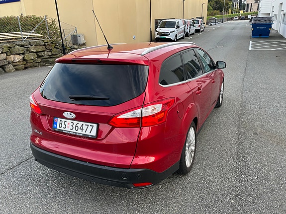 Ford Focus 2 of 13