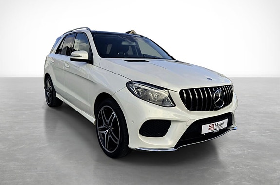 Mercedes-Benz GLE500 e 3 of 26