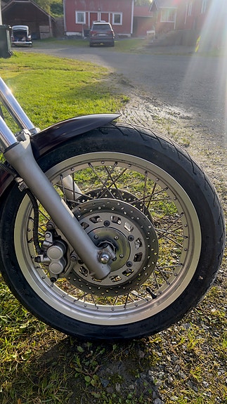 Yamaha XV 750 Virago 6 of 19