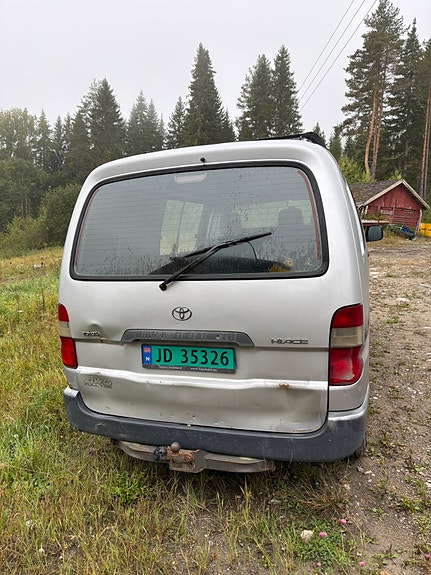 Toyota HiAce 4 of 5