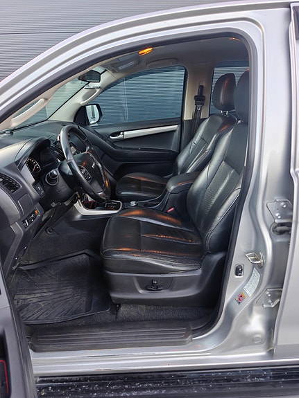 Isuzu D-max 8 of 13