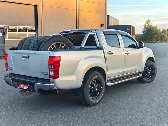 Isuzu D-max 13 of 13