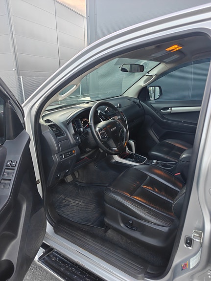 Isuzu D-max 9 of 13