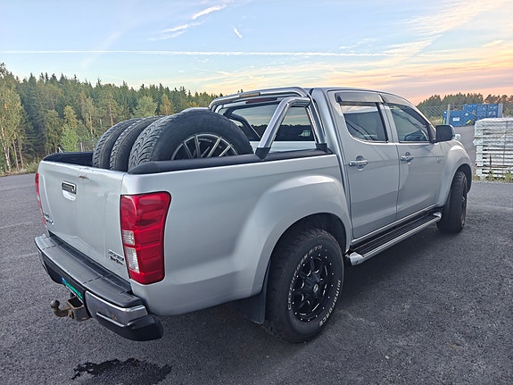 Isuzu D-max 6 of 13