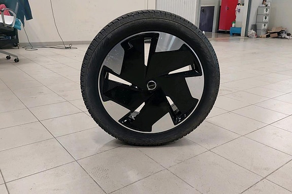 Volvo EX30 17 of 30