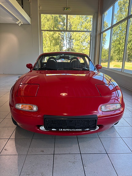 Mazda MX-5 4 of 25