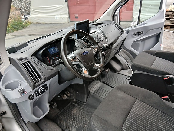 Ford Transit 16 of 30