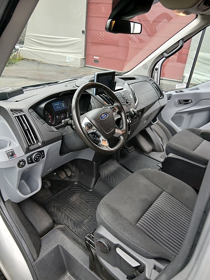 Ford Transit 17 of 30