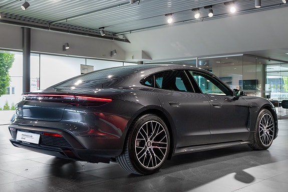 Porsche Taycan 5 of 30
