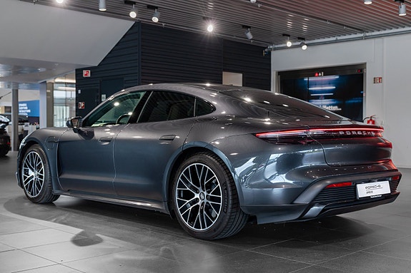Porsche Taycan 3 of 30