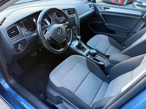 Volkswagen e-Golf VII 11 of 27