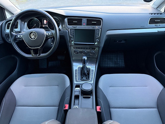 Volkswagen e-Golf VII 19 of 27