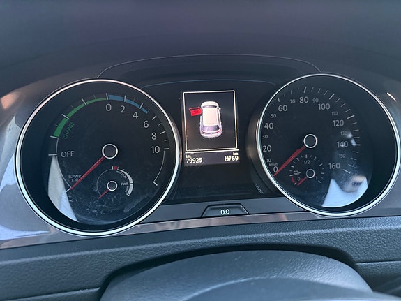 Volkswagen e-Golf VII 20 of 27