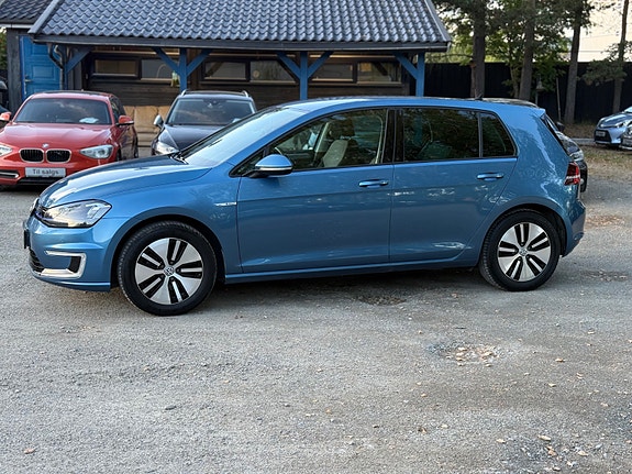 Volkswagen e-Golf VII 3 of 27