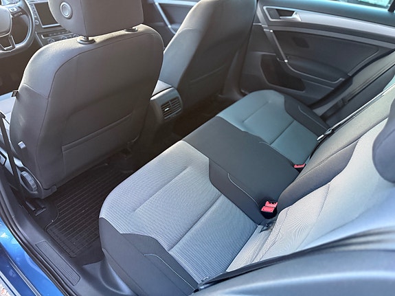 Volkswagen e-Golf VII 13 of 27