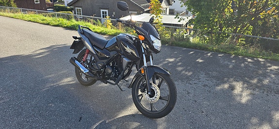 Honda CB 125F 4 of 9