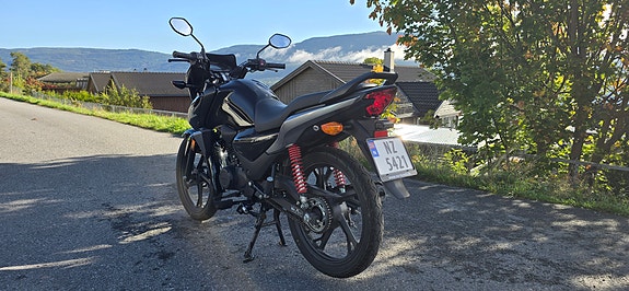 Honda CB 125F 6 of 9