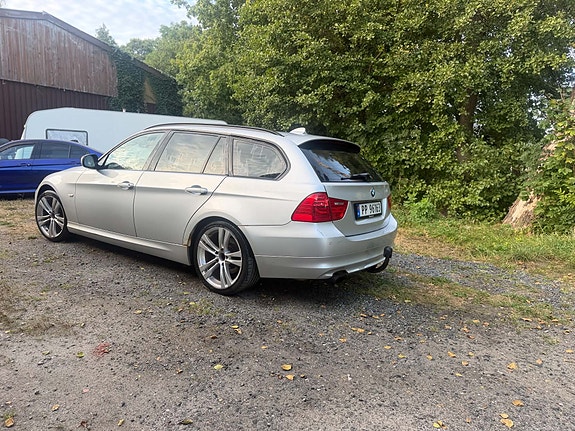 BMW 318i 27 of 30