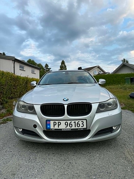 BMW 318i 13 of 30