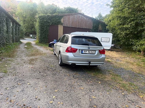 BMW 318i 3 of 30