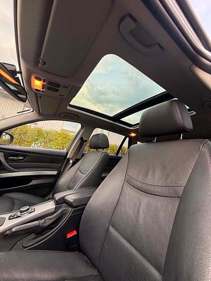 BMW 318i 11 of 30
